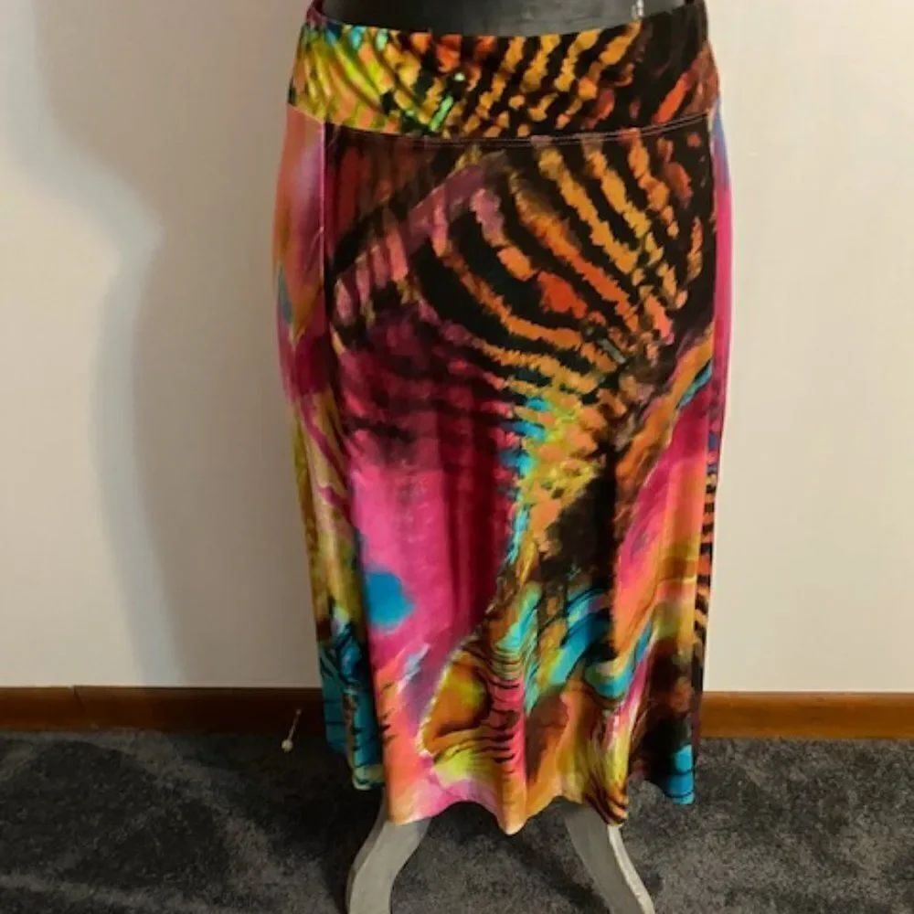 N Touch Vintage Multi-color pull-on skirt, size L